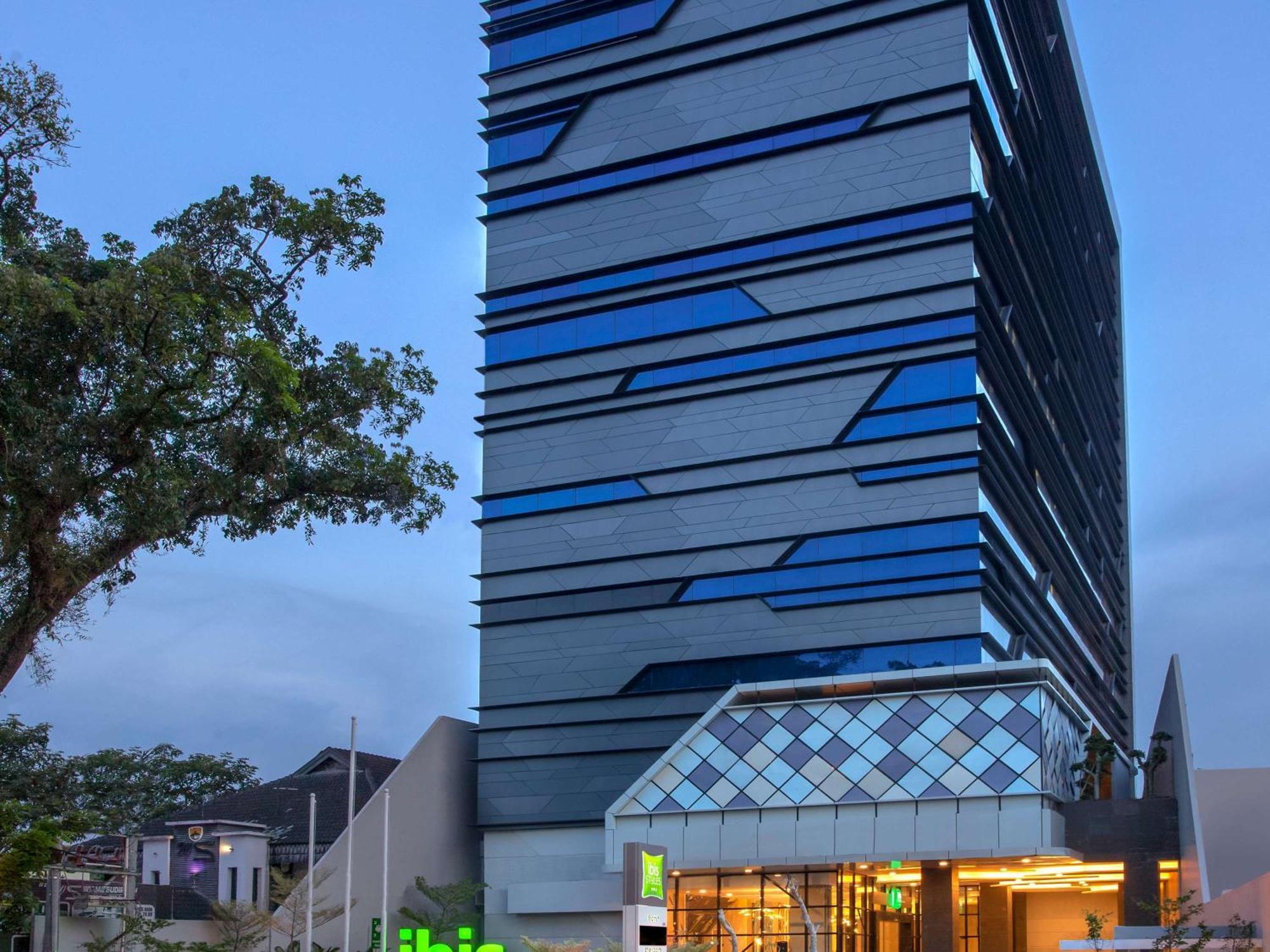 Ibis Styles Medan Pattimura Ngoại thất bức ảnh